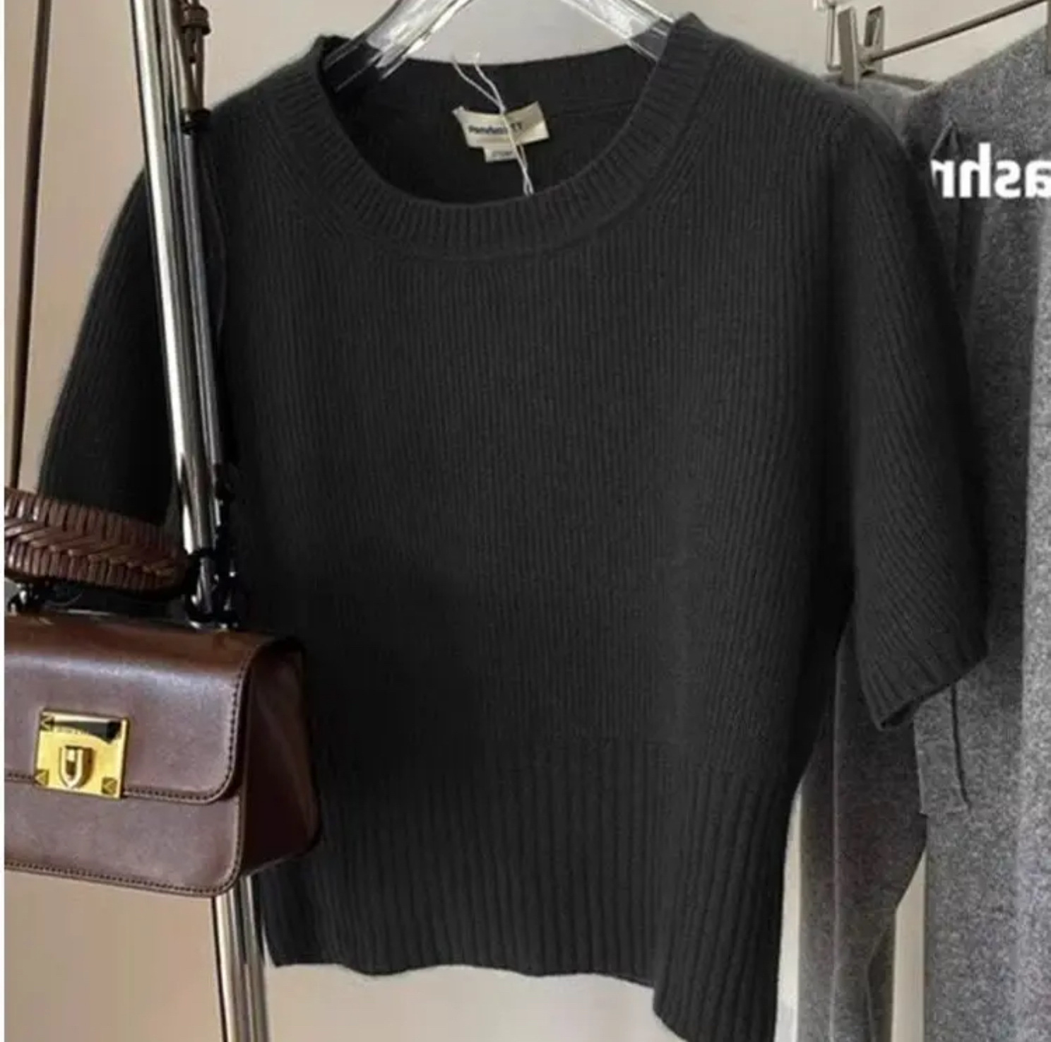Solid color temperament versatile knitted short sleeves 7 02