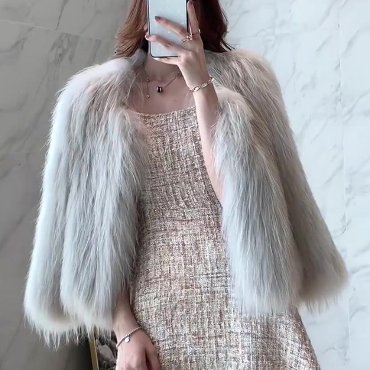Short slim water-like fur coat 21 01