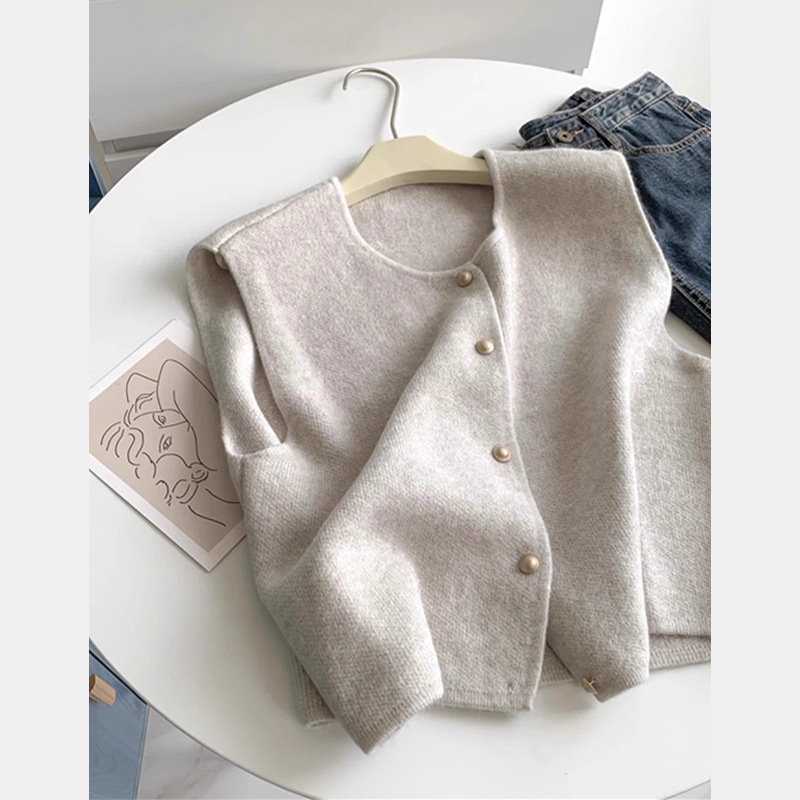 Single-breasted round-neck slim knitted vest 30 02