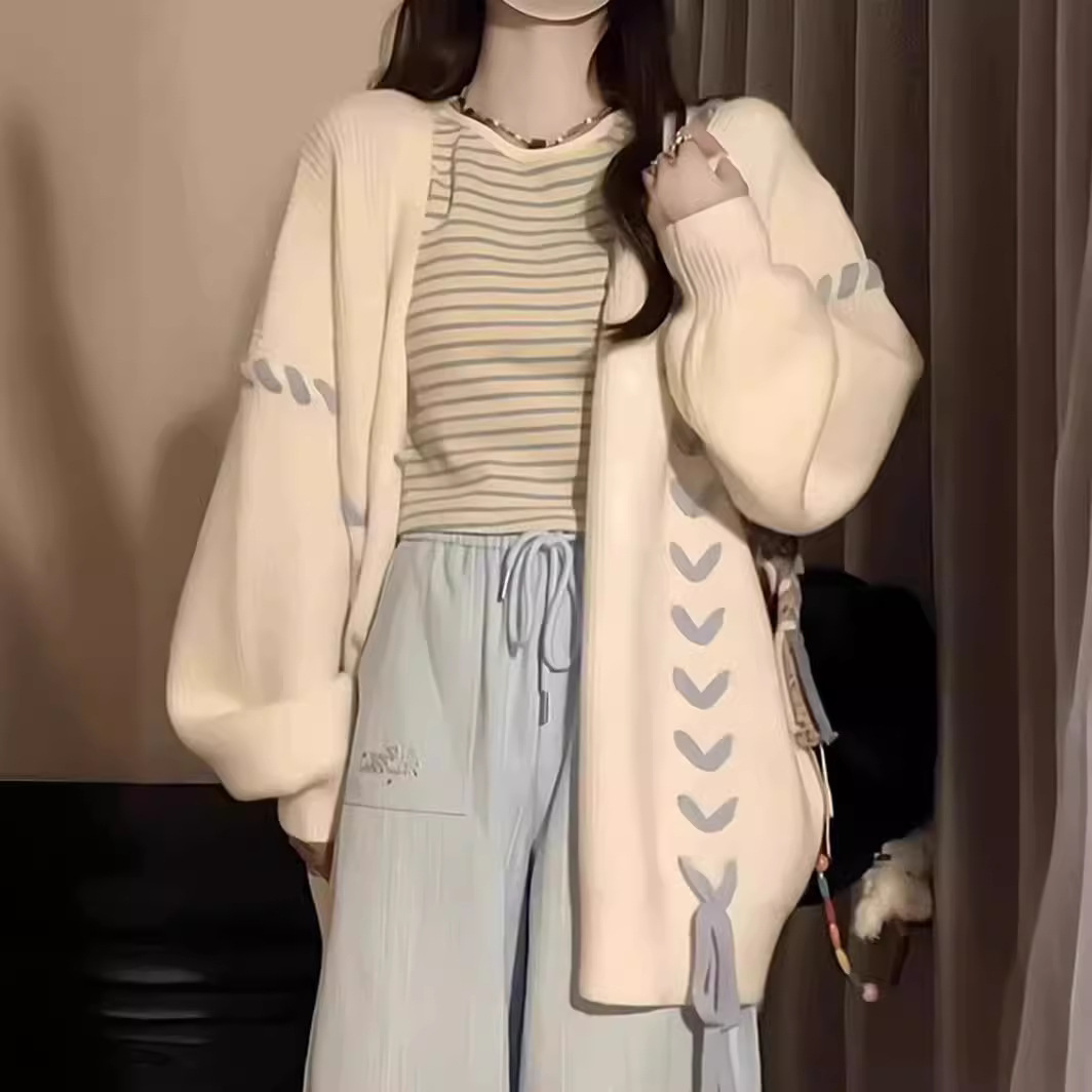 Sweet and cool design heart button knitted sweater 26